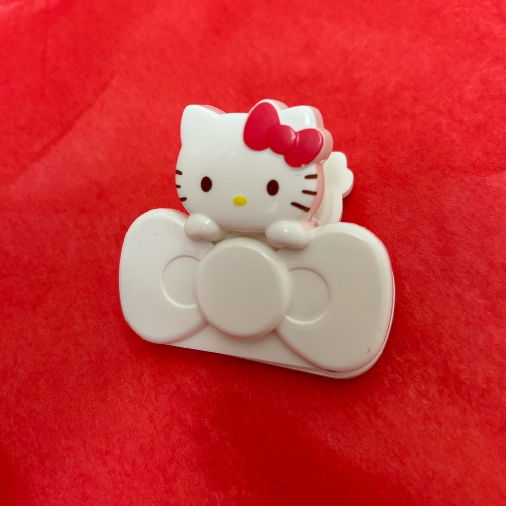 Hello‎ Kitty Vintage refrigerator magnet clip, 2005 Sanrio, kawaii